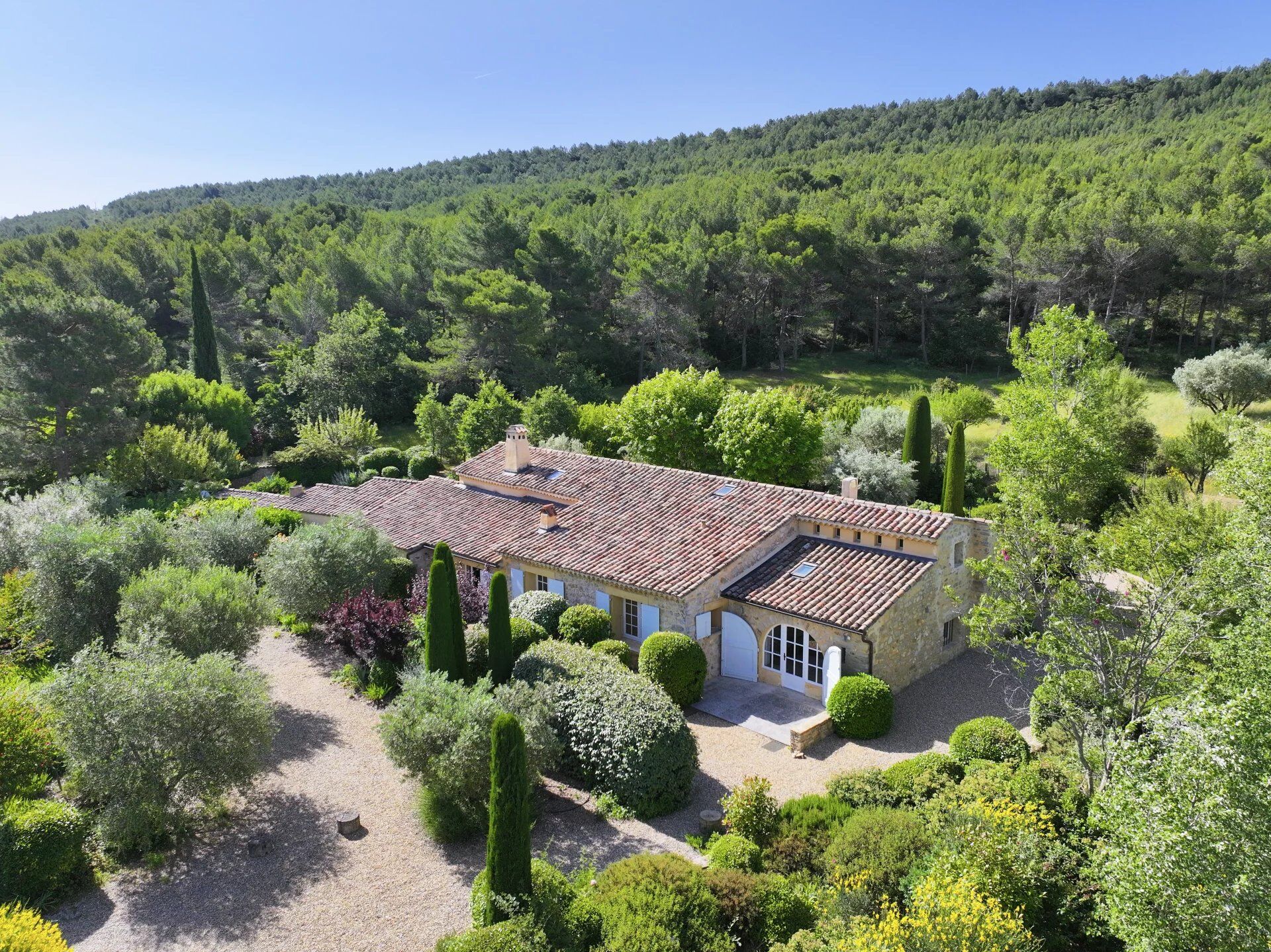 Villa / Maison 10 pièces  à vendre Aix-en-Provence 13100