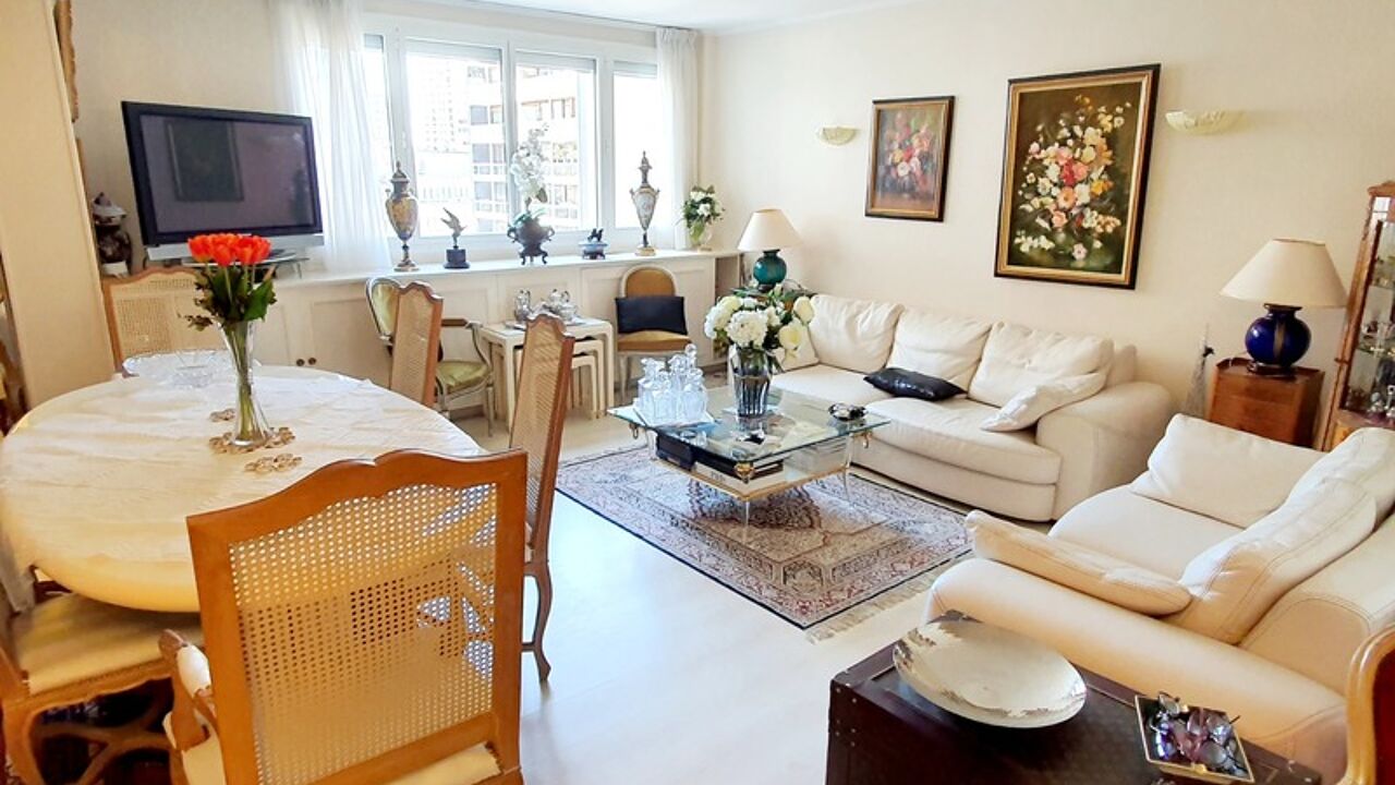 appartement 2 pièces 66 m2 à vendre à Paris 15 (75015)