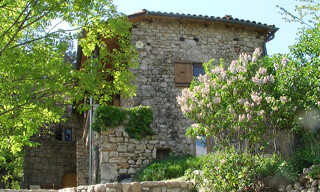 Maison 10 Pièces 210 m² à vendre à Vallées-d'Antraigues-Asperjoc (07600)