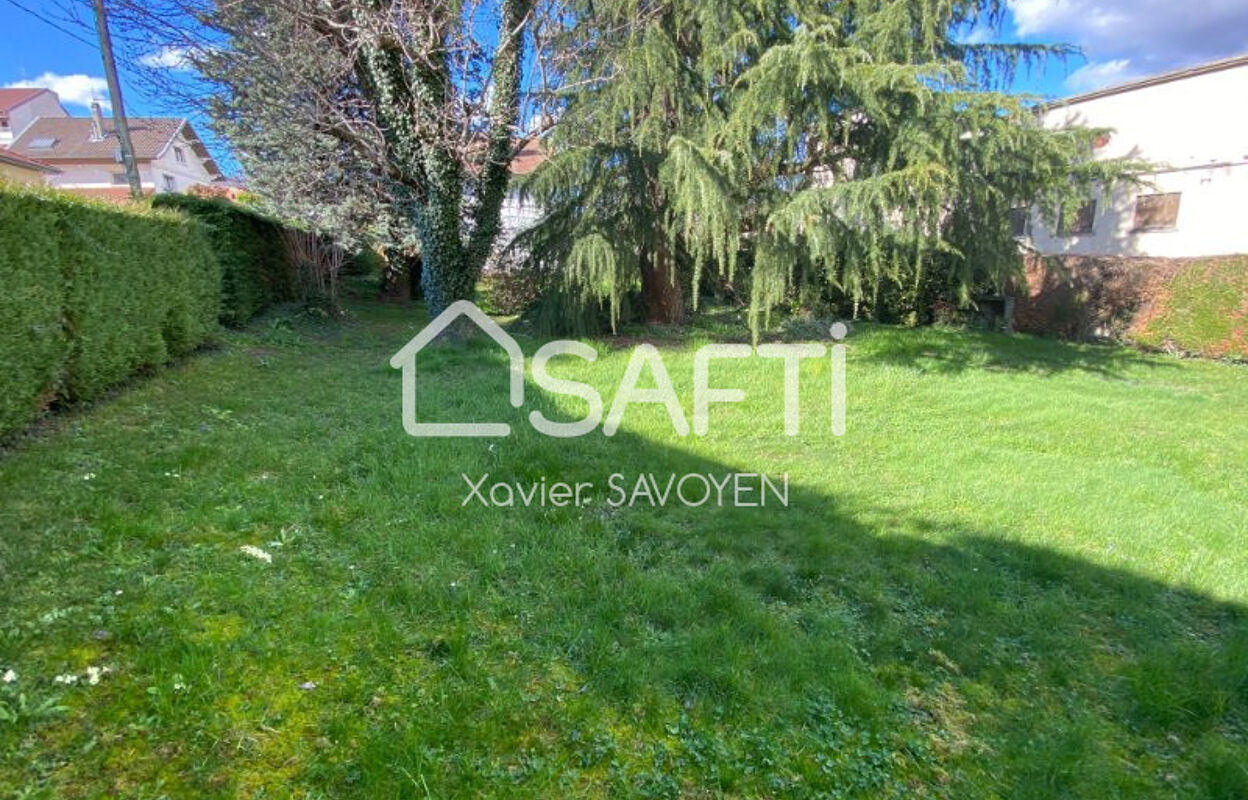 Terrain 710 m²