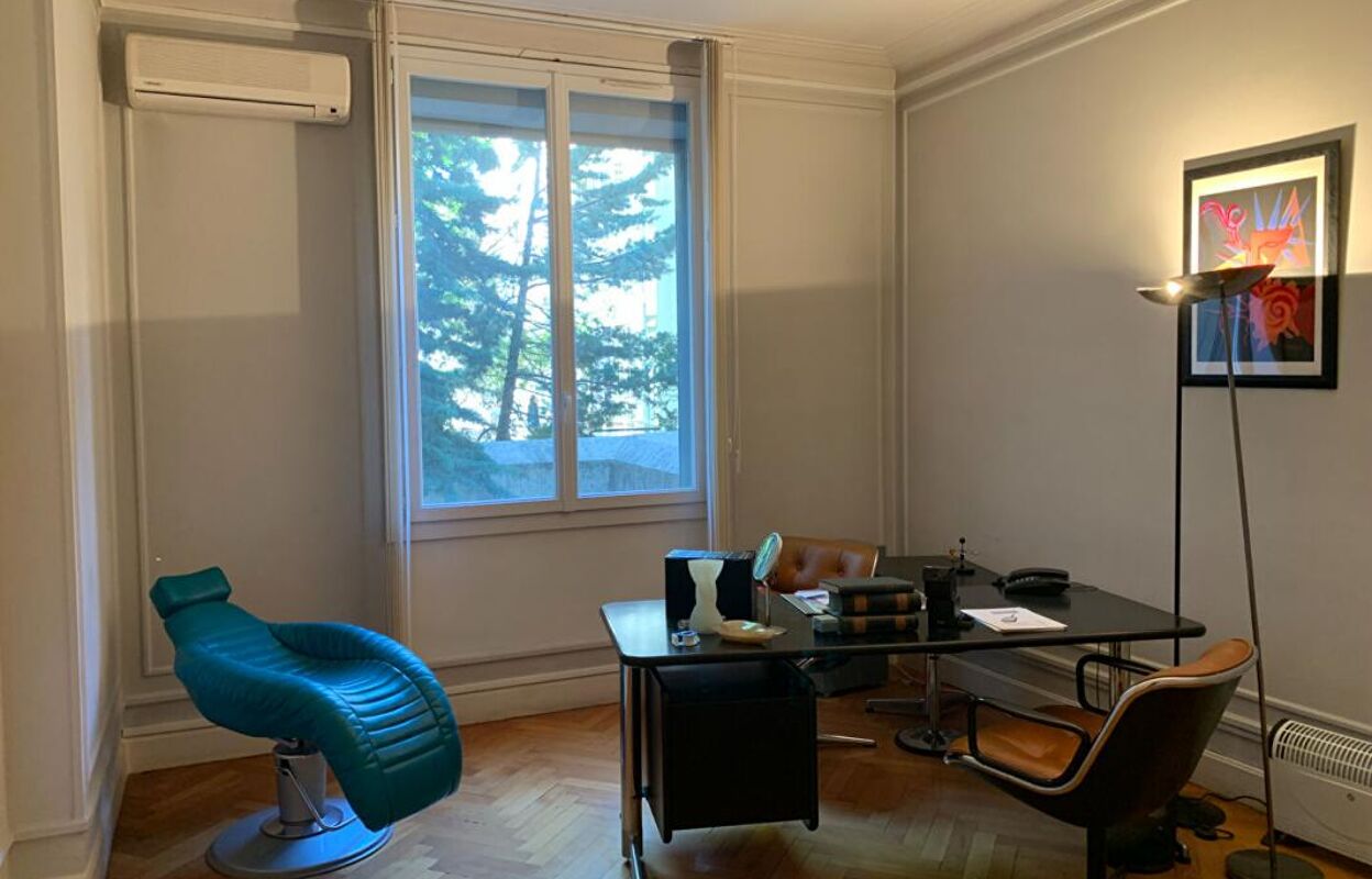appartement 5 pièces 96 m2 à vendre à Marseille 8 (13008)