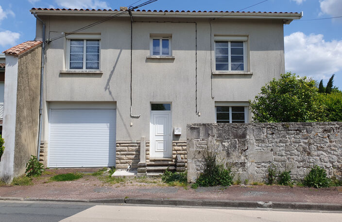 Vente appartement 4 pièces 115 m² Saintes (17100) — photo 2