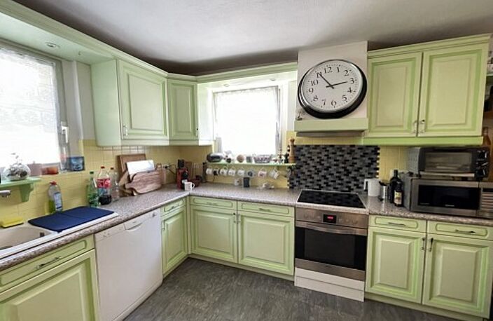 Réf: 10097***  - Prix: 684.000 € - Grande + belle maison, annexes, jardin, ruelle très calme /// Viel Platz + Charme, Nebengebäude, kurze Wege, 3 min Allschwill CH /// House with a soul, 5 bed rooms, workshop, garden, Hégenheim centre, 3 mn CH — photo 3