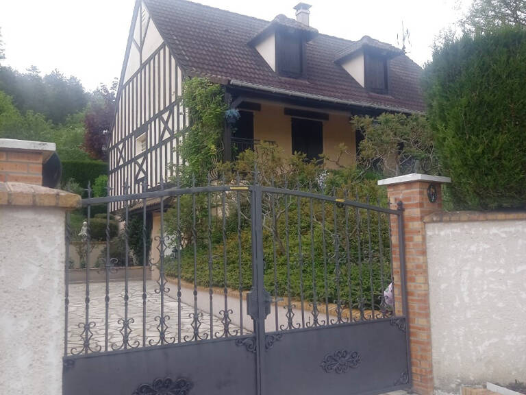 MAISON TRADITIONELLE DE TRES HAUTE QUALITE DE 160M AVEC S/SO — photo 1