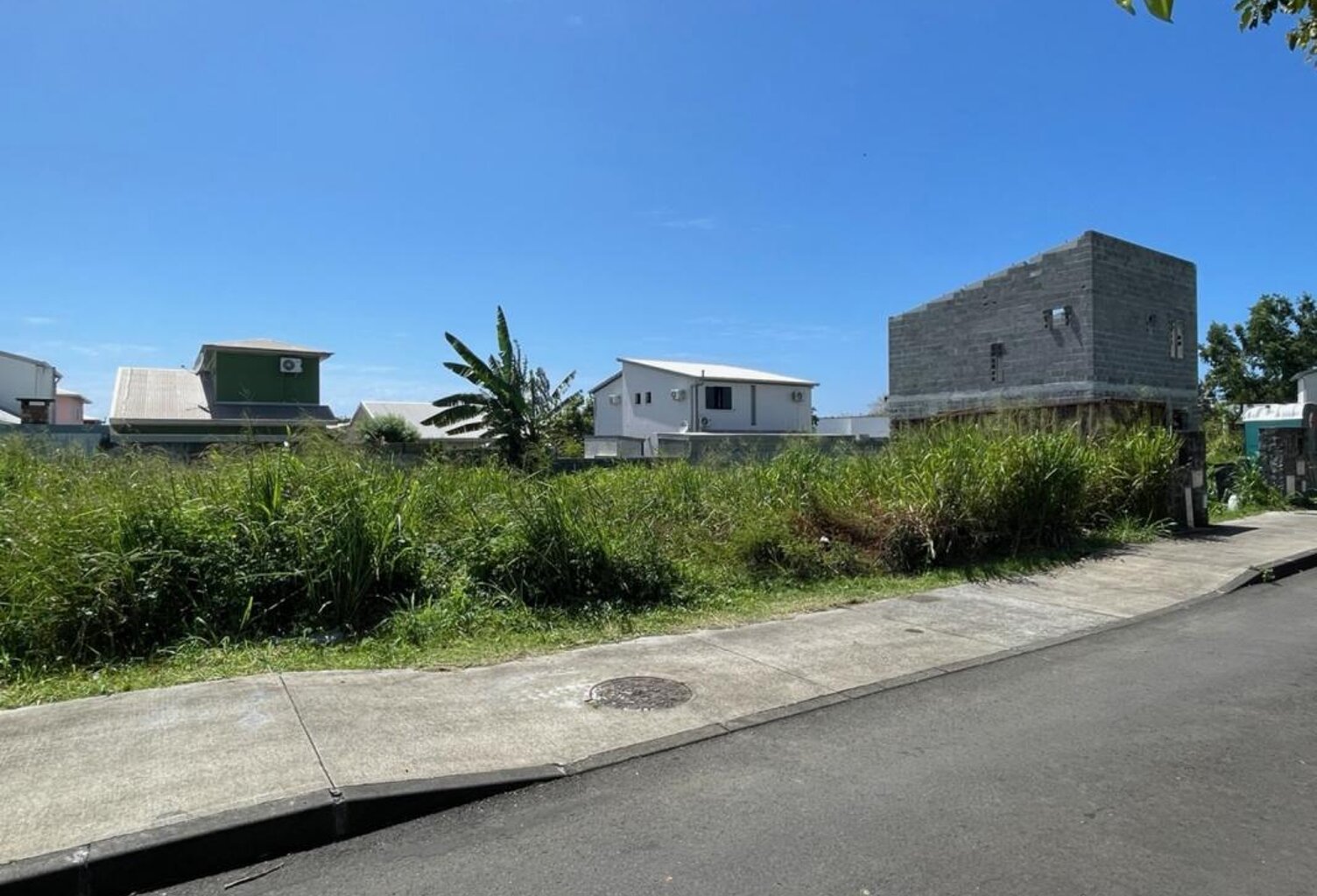 SAINT ANDRE Terrain de 247 m² — photo 1