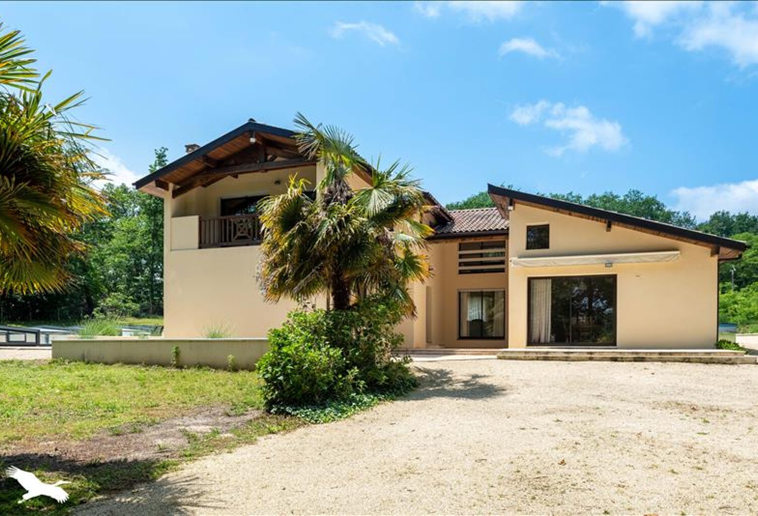Villa de 8 pièces principales — photo 1
