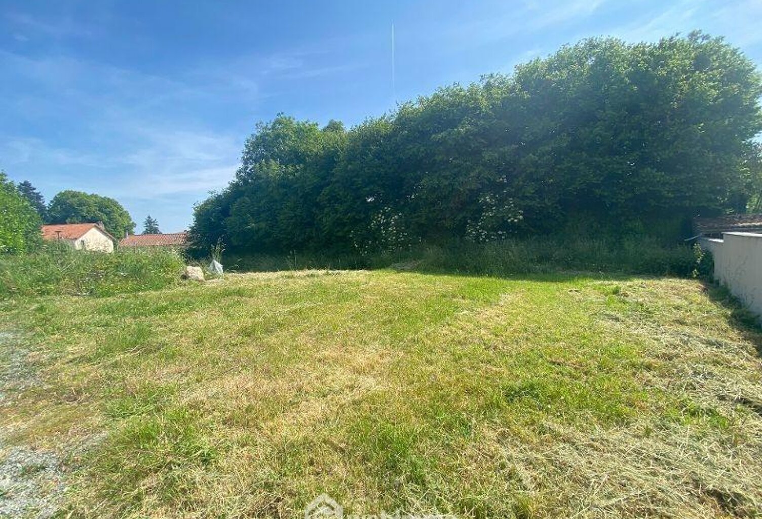 Terrain constructible - 848m² - Pouzauges — photo 1