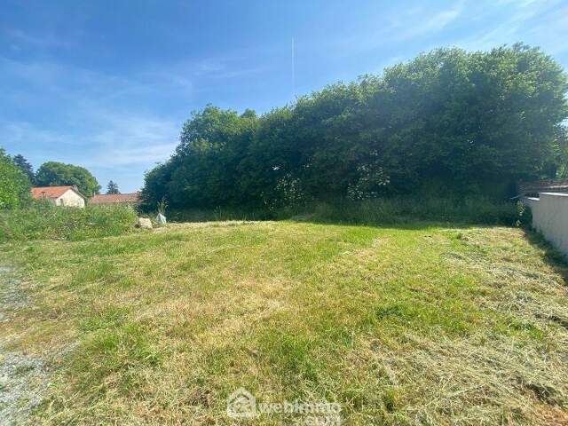 Terrain constructible - 848m² - Pouzauges — photo du bien
