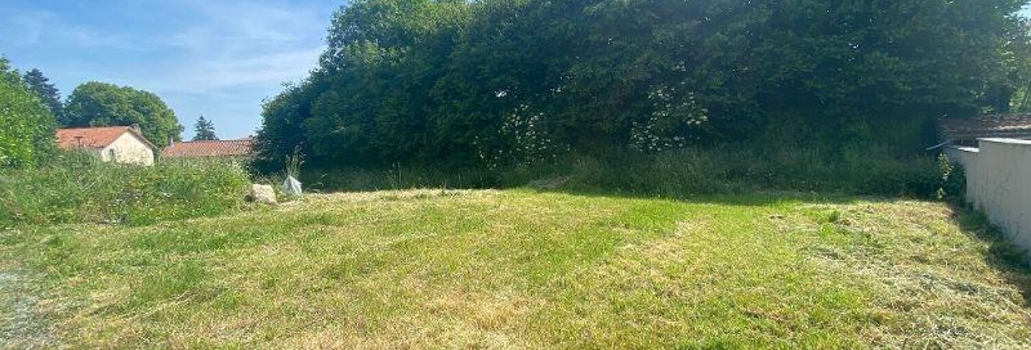 Terrain  848 m² à vendre à Pouzauges (85700)
