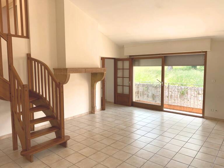 APPARTEMENT T3 DANS LE CENTRE DE CHASSELAY — photo 1