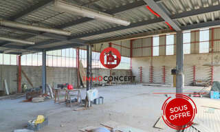 Local industriel  306 m² à vendre à Laudun-l'Ardoise (30290)