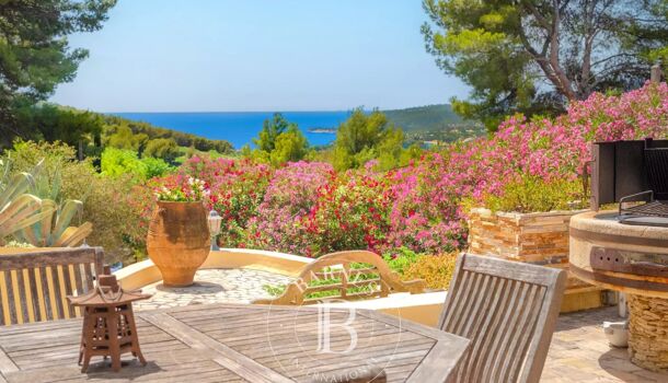 Propri&eacute;t&eacute; 7 pièces  à vendre Cassis 13260