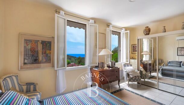 Propri&eacute;t&eacute; 7 pièces  à vendre Cassis 13260