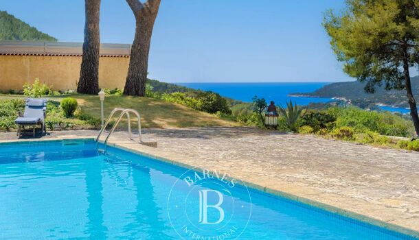 Propri&eacute;t&eacute; 7 pièces  à vendre Cassis 13260