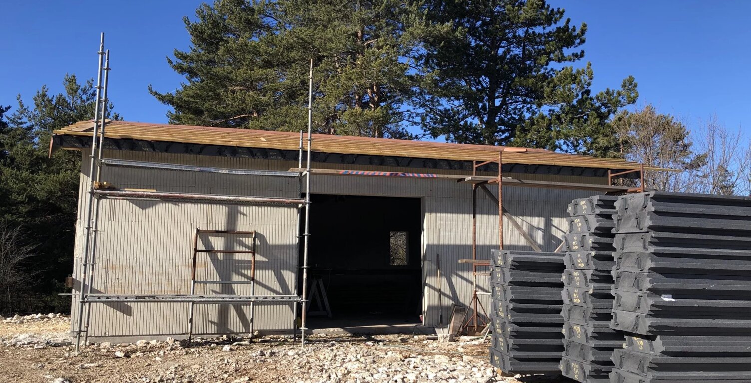MAISON A TERMINER AVEC GARAGE — photo 1