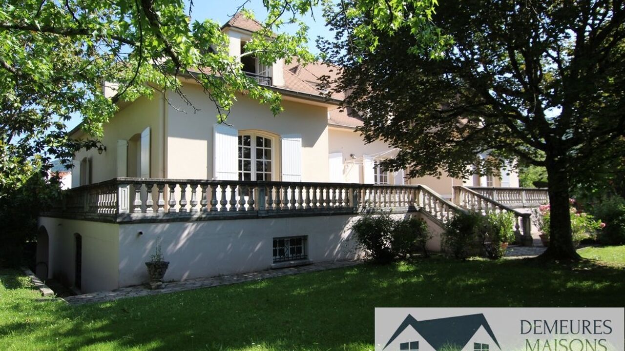 maison 9 pièces 299 m2 à vendre à Foix (09000)