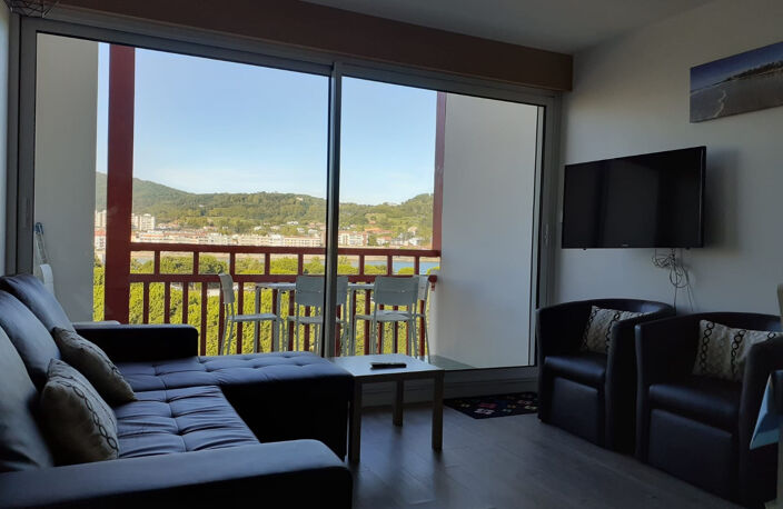 En vente à Hendaye : appartement de 57m2 avec terrasse — photo 3