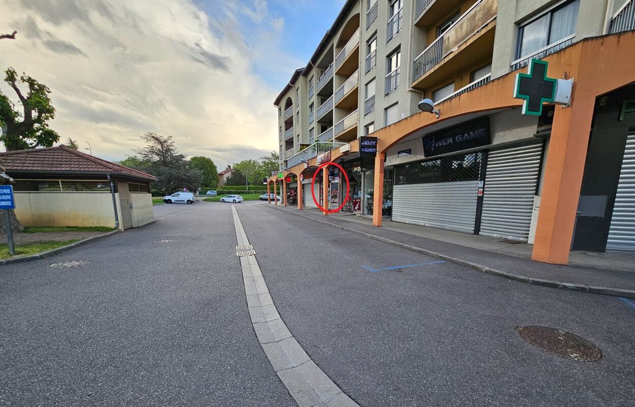 divers  pièces 92 m2 à vendre à Décines-Charpieu (69150)