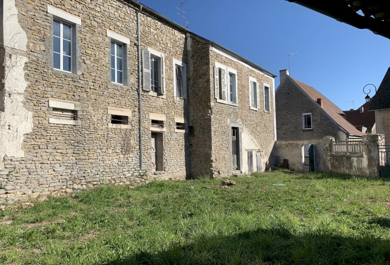 ENSEMBLE IMMOBILIER / CORBIGNY — photo 1