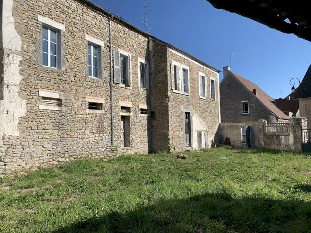 ENSEMBLE IMMOBILIER / CORBIGNY — photo du bien