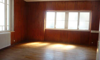 Bureau  135 m² à louer à Montmorillon (86500)