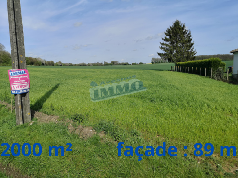 Terrain constructible de 2000 m2 Secteur Halloy — photo 1