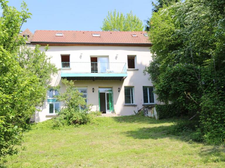 Maison de pierre entre ville et campagne avec vue dégagée — photo 1