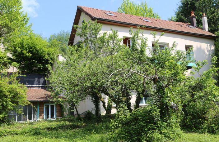 Maison de pierre entre ville et campagne avec vue dégagée — photo 3