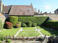 Ancienne maison Canoniale idéalement située en plein coeur historique avec jardin à la française — photo 2
