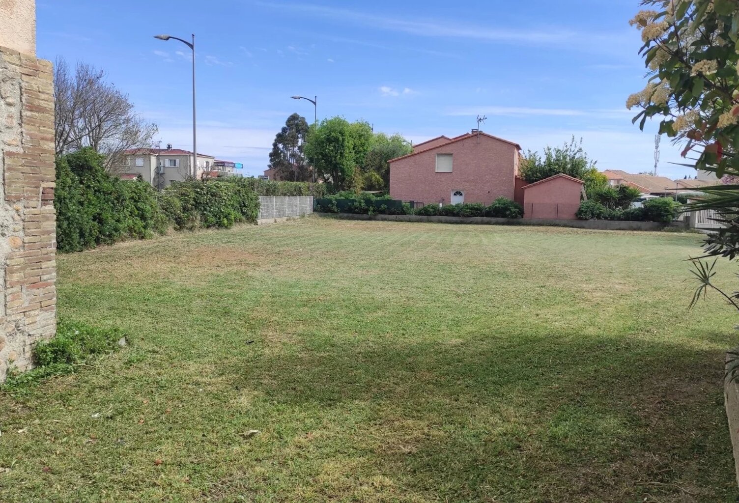 TERRAIN SAINTE-MARIE-LA-MER Rare — photo 1