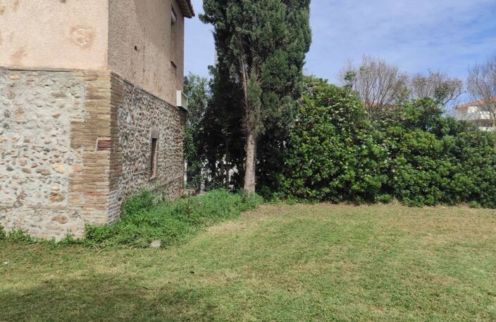 TERRAIN SAINTE-MARIE-LA-MER Rare — photo 2