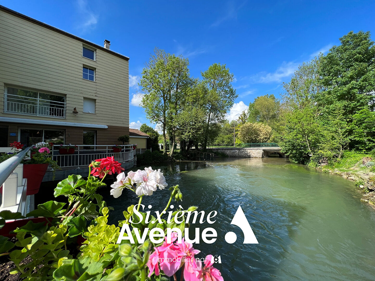 Villa / Maison  T9 à vendre Villeseneux 51130