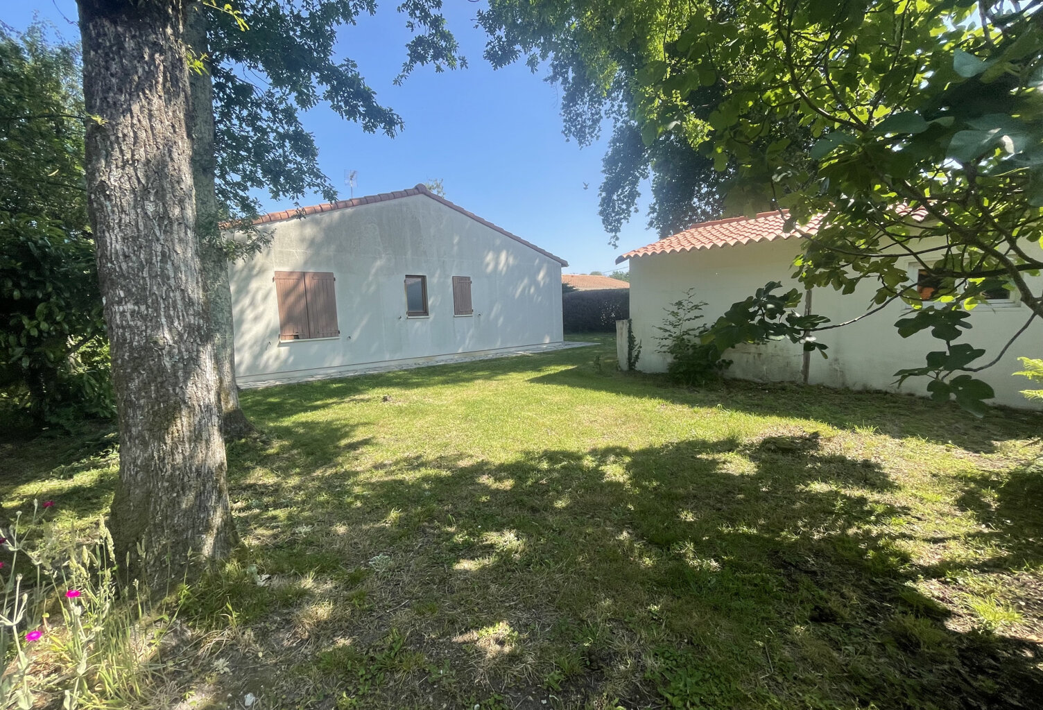 BREUILLET  450m du centre-ville MAISON plain pied 5 chambres — photo 1