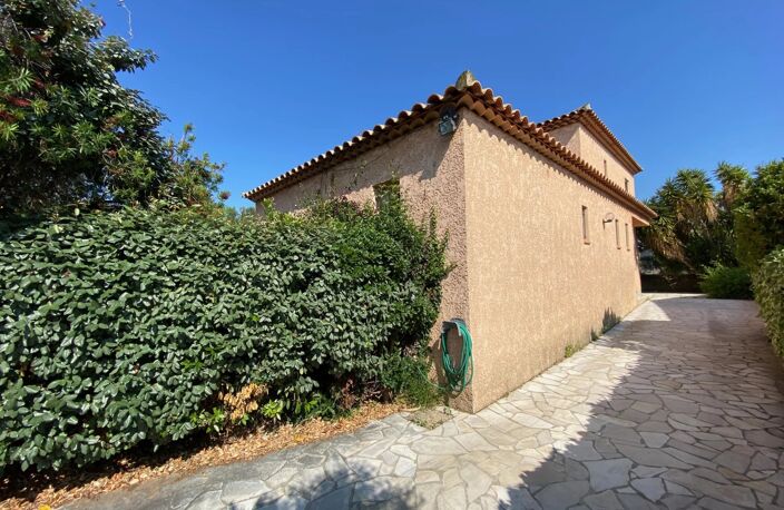 TRES BELLE VILLA  7 PIECES 175 M HABITABLES — photo 3