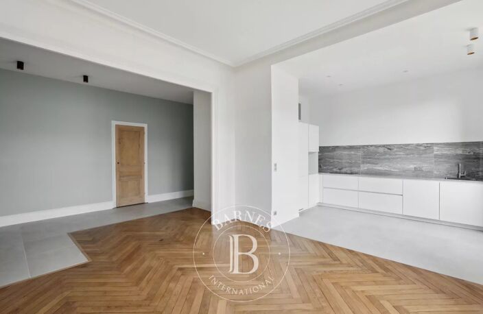 Lyon 2 - Perrache - Appartement rénové de 74,50 m² - 1 Chambre — photo 4
