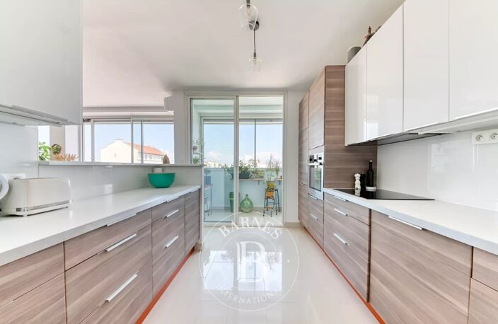 Lyon 6 - Tête D'Or - Appartement meublé de 130,74 m² - Loggia - 4 Chambres — photo 3