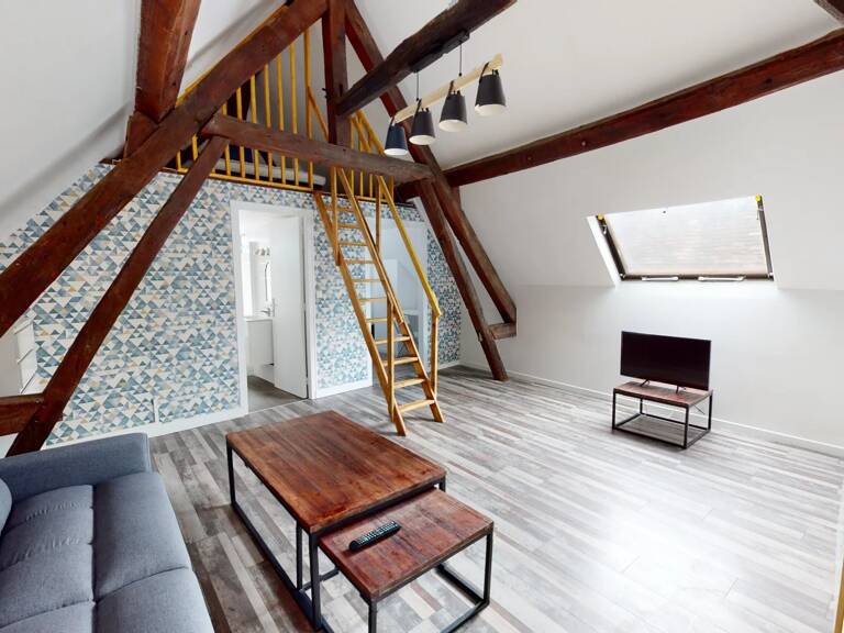 T2 meublé avec mezzanine en Basse Ville de Chartres — photo 1