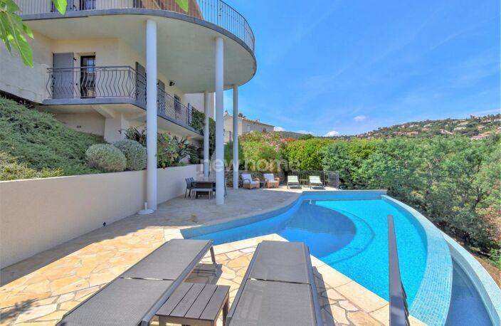 Charmante Villa Provençale avec Vue Mer et Piscine à Débordem... — photo 2