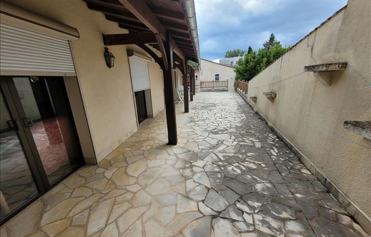 maison 6 pièces 176 m2 à vendre à Ribérac (24600)