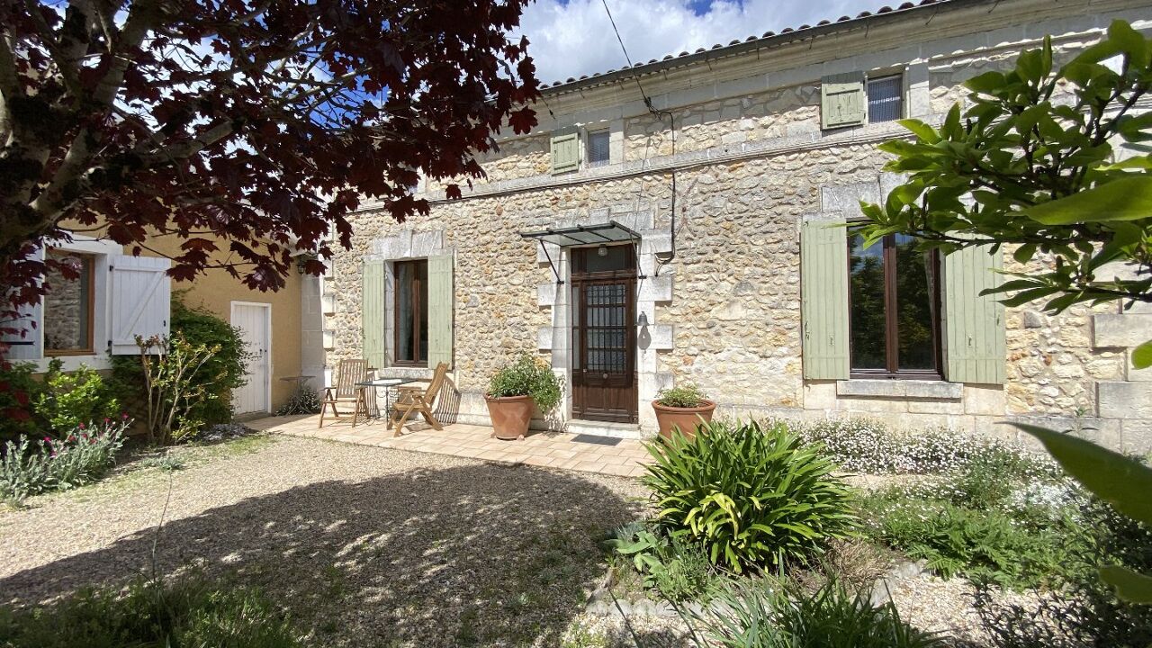 maison 8 pièces 222 m2 à vendre à Chalais (16210)