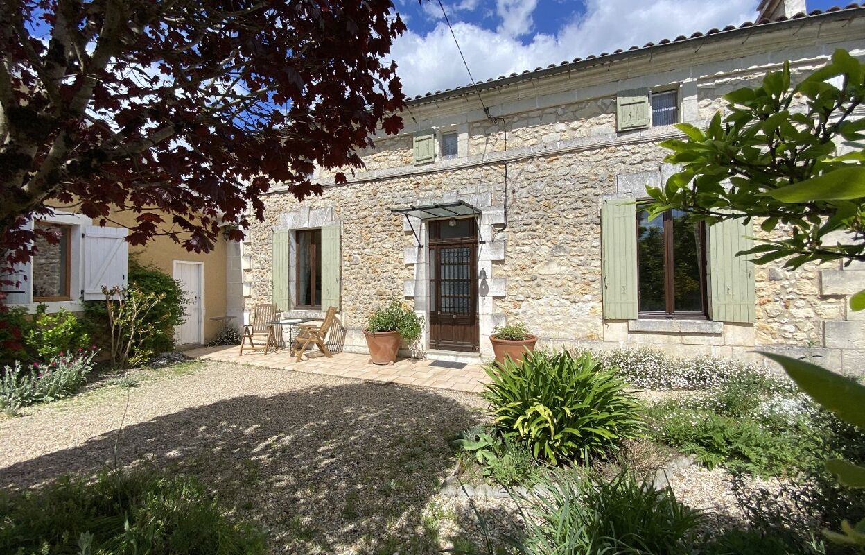 maison 8 pièces 222 m2 à vendre à Chalais (16210)