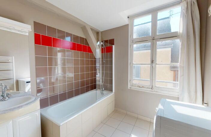 A VENDRE T4 92m² BASSE VILLE DE CHARTRES — photo 4