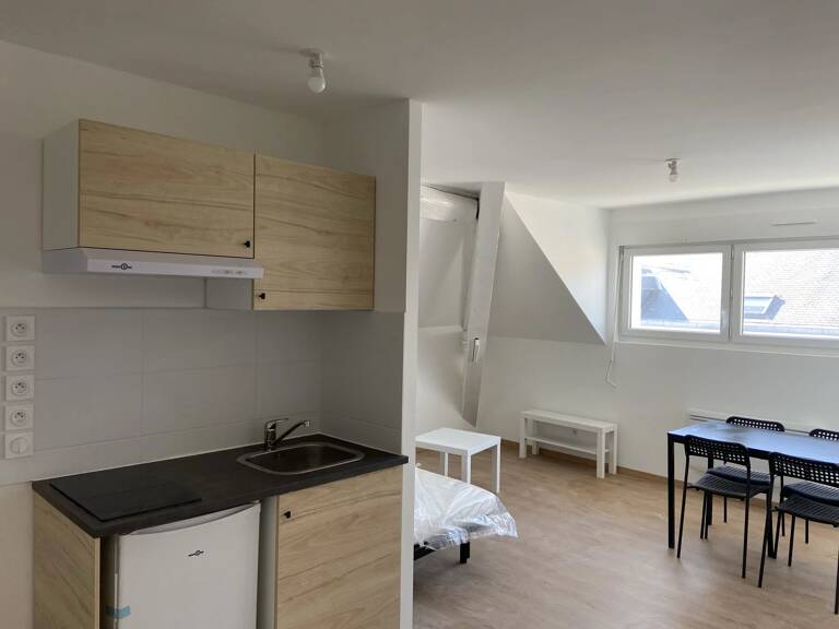 À LOUER studio meublé à LONGVIC (21) — photo 1