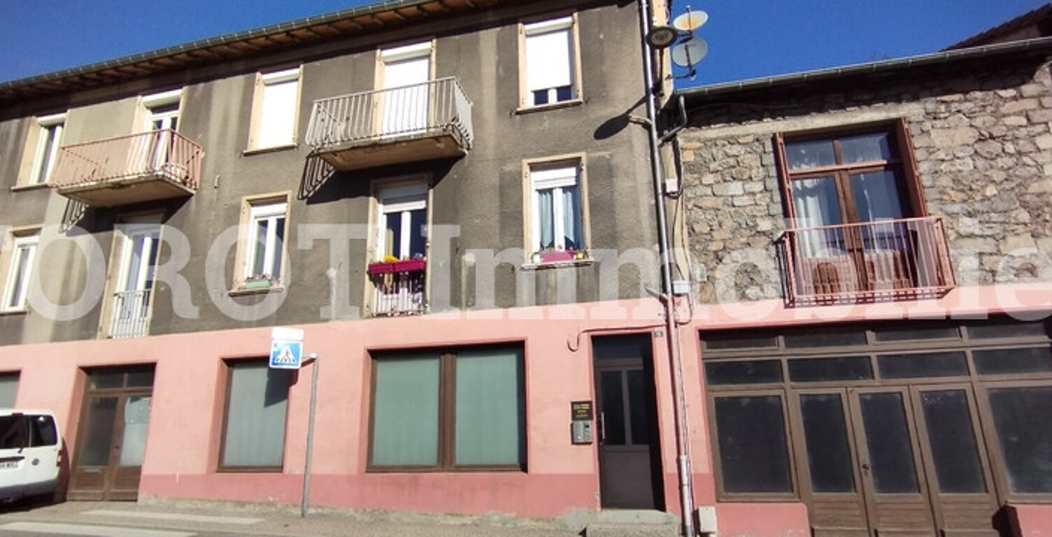 immeuble d'habitation et commercial — photo 1