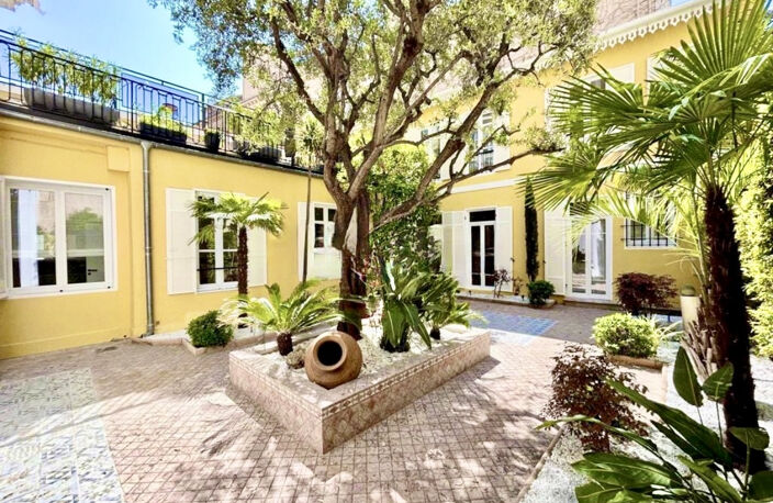 CANNES CENTRE RARE VILLA T4 DE 131M2 TERRASSE DE 105M2 — photo 2