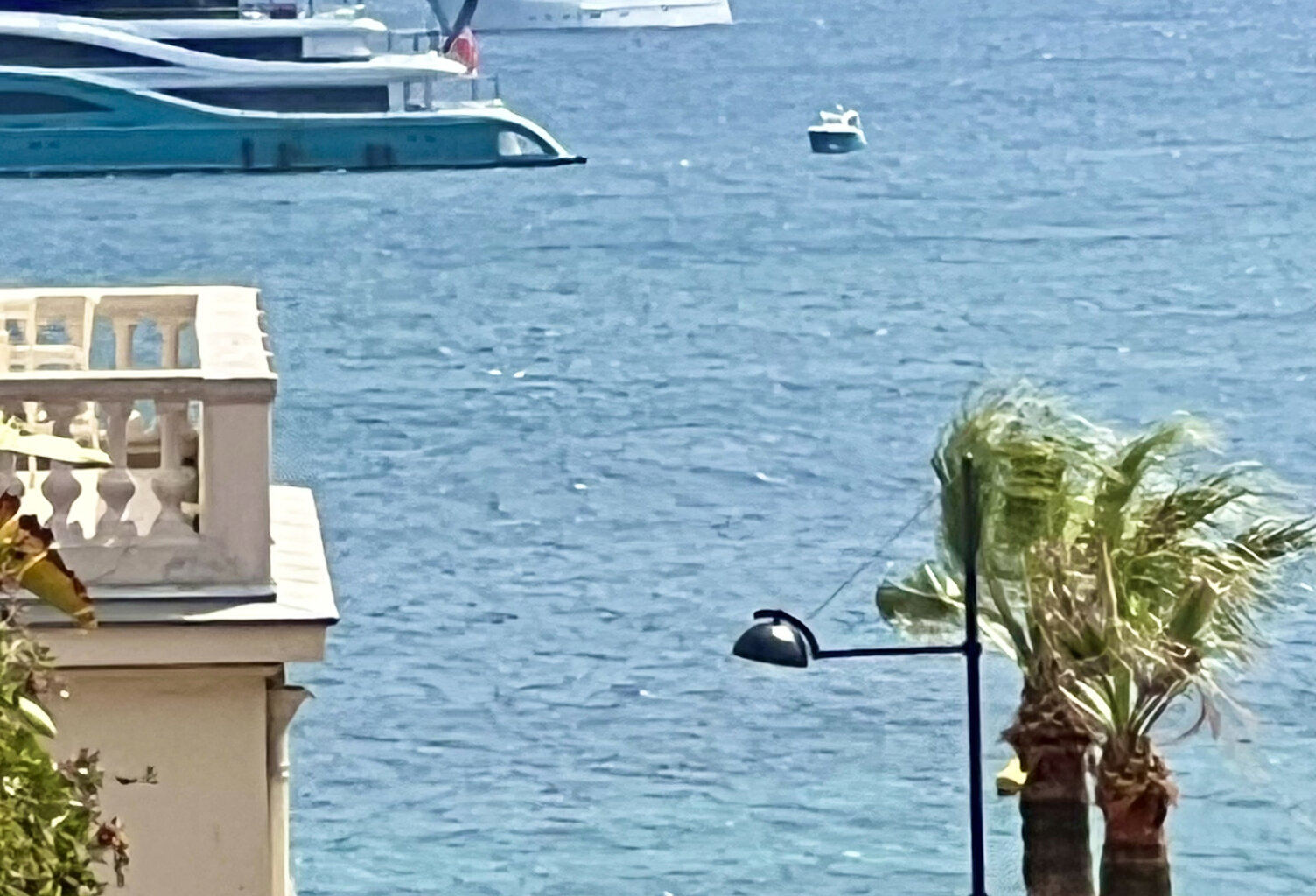 CANNES CENTRE BANANE PENTHOUSE T3 DE 71M2 TERRASSE 35M2 VUE — photo 1