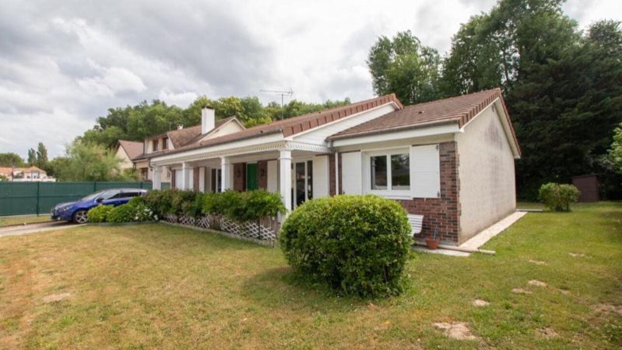 maison 4 pièces 120 m2 à vendre à Le Mesnil-Saint-Denis (78320)