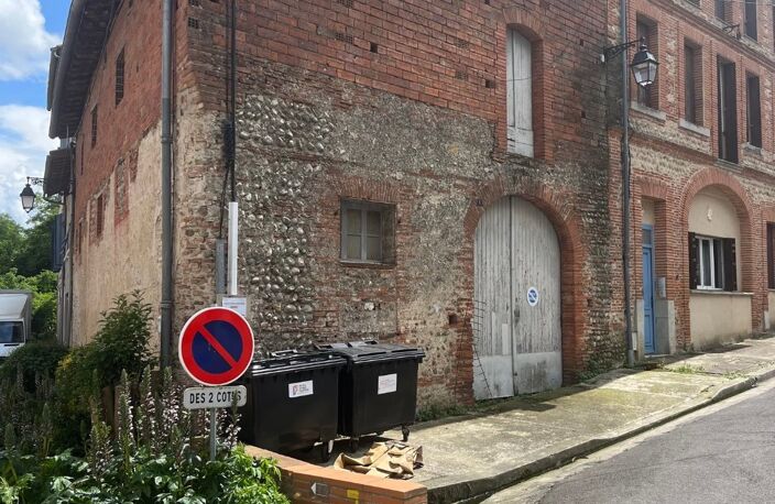 GARAGE 85m² - CENTRE VILLE — photo 2