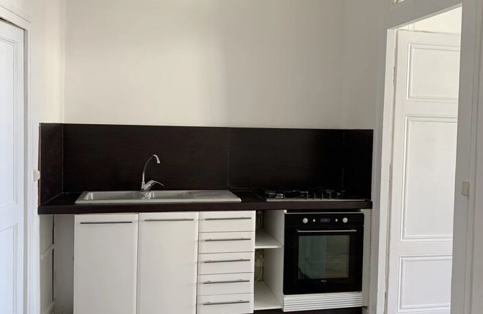 T3 EN PLEIN CENTRE DE VILLEFRANCHE — photo 4