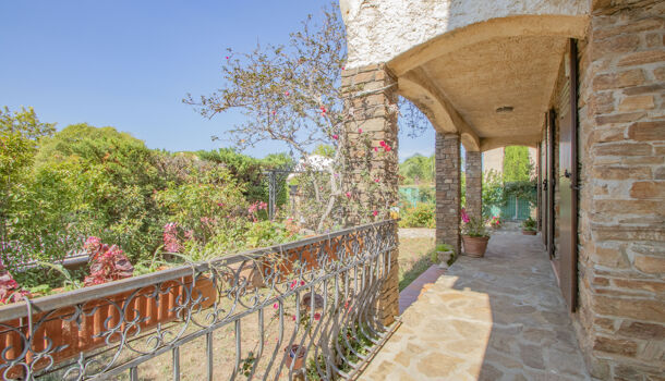 Villa / Maison 5 pièces  à vendre Hyères 83400